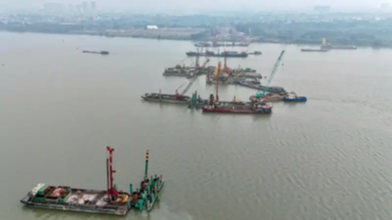 Cầu Trần Hưng Đạo qua sông Hồng thi công xuyên Tết, hướng đến hoàn thành giữa năm 2027