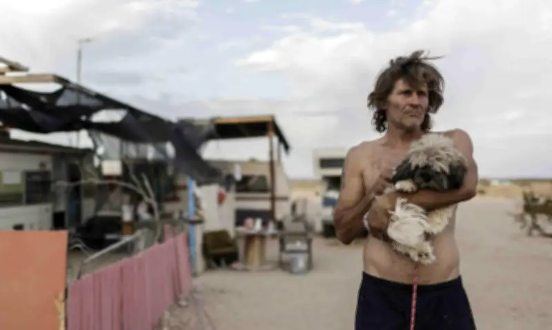 Cuộc sống ngoài vòng pháp luật tại các thành phố lớn ở Mỹ: Thực trạng và thách thức