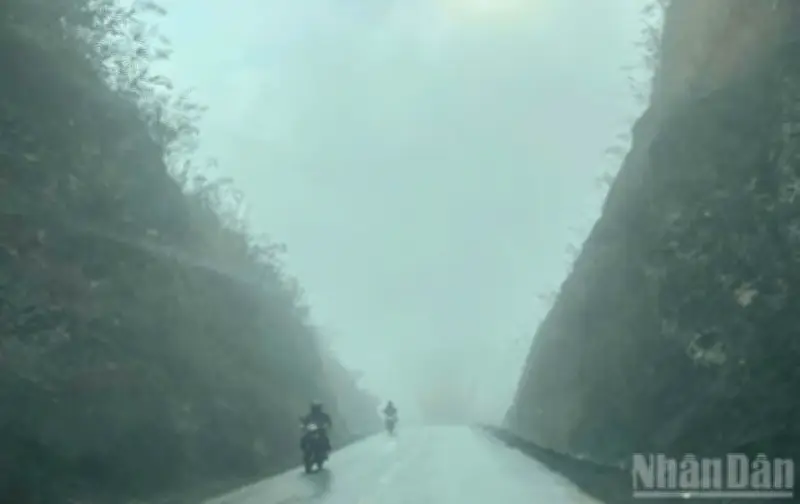 Dự báo thời tiết 27/2: Hà Nội lạnh về đêm, TP.HCM đề phòng mưa dông mạnh