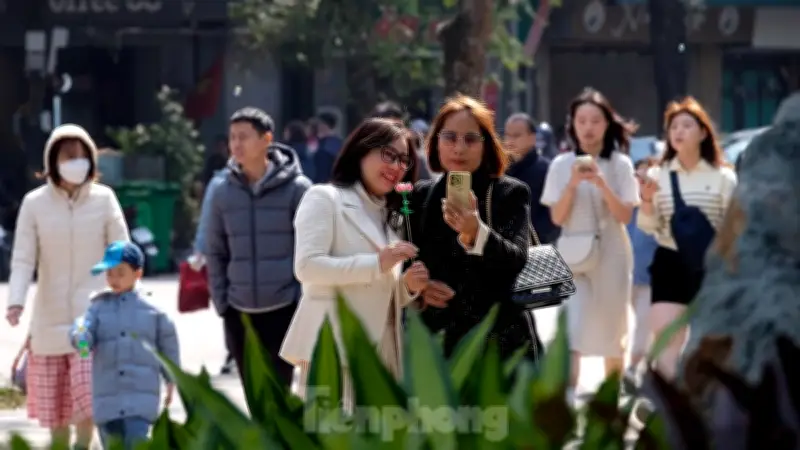 Dự báo thời tiết hôm nay: Miền Bắc hửng nắng, Tây Nguyên và Nam Bộ đề phòng mưa dông