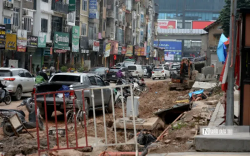 Dự án đường Nguyễn Tuân Hà Nội lùi tiến độ, người dân đối mặt ô nhiễm nghiêm trọng