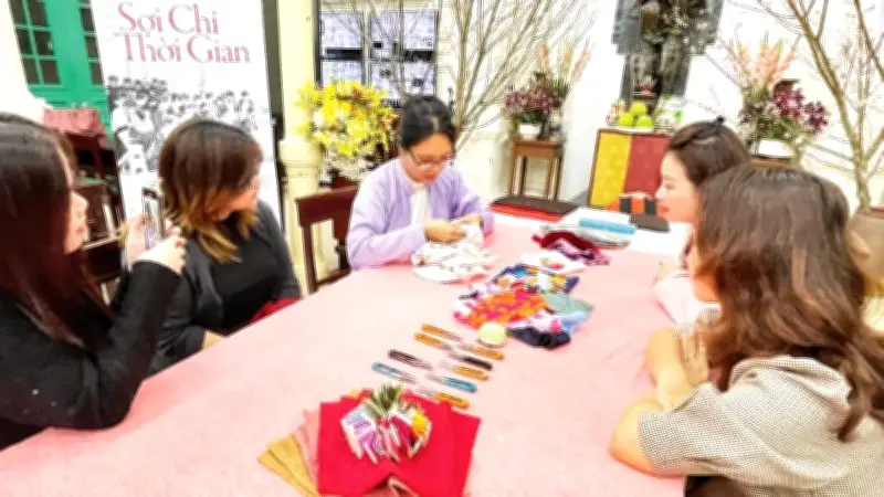 Dự án 'Sợi chỉ thời gian' hồi sinh nghệ thuật thêu tay truyền thống Việt Nam