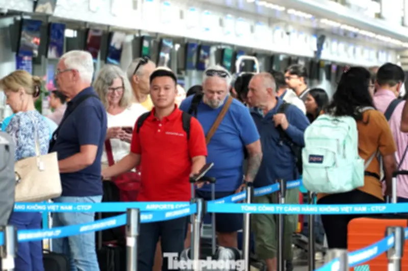 Sân Bay Đà Nẵng Tấp Nập Ngày Áp Tết, Hàng Nghìn Chuyến Bay Đón Khách