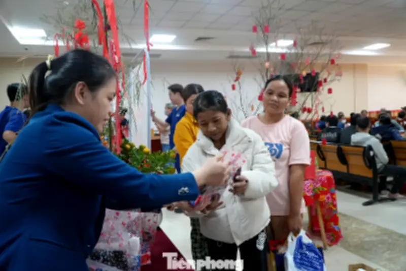 Bệnh viện Đà Nẵng tổ chức 'Phiên chợ 0 đồng' ấm áp cho bệnh nhân thận nhân tạo