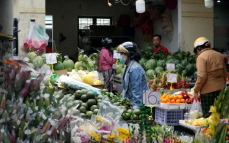 Người dân Đà Nẵng thắt chặt chi tiêu trong ngày cúng ông Công ông Táo