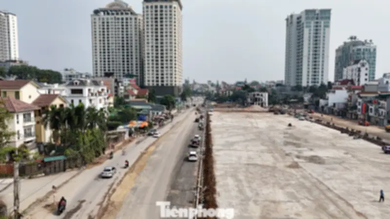 Dự án đường Đặng Thai Mai tại Hồ Tây thành hình, hướng tới hoàn thành tháng 6/2026
