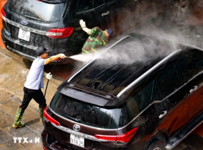 Dịch vụ rửa xe tất bật ngày cận Tết Bính Ngọ 2026, giá tăng mạnh
