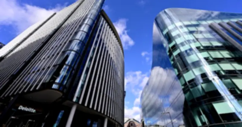 Deloitte: Gã khổng lồ kiểm toán với trụ sở xanh và mức lương hấp dẫn