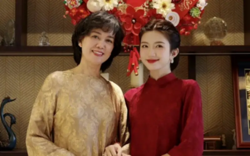 Diễn viên Ngọc Huyền khoe ảnh gia đình, gây chú ý với mẹ chồng và em gái là giảng viên piano