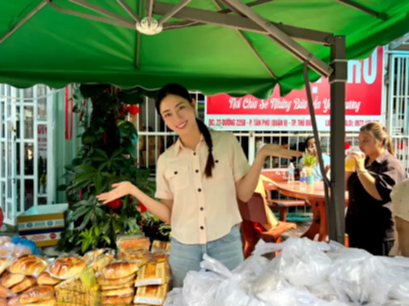 Dàn Hoa hậu Việt tích cực làm việc thiện ngày cận Tết