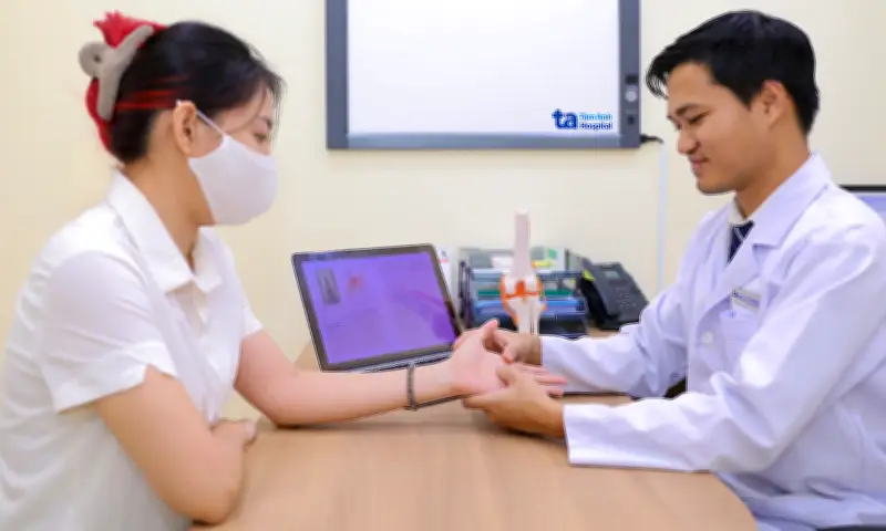 Dọn nhà đón Tết sai cách: Nguy cơ chấn thương xương khớp tiềm ẩn