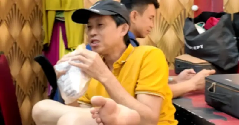 Dương Triệu Vũ tiết lộ hình ảnh Hoài Linh khỏe mạnh sau 4 giờ diễn, nhờ 'ổ bánh mì'