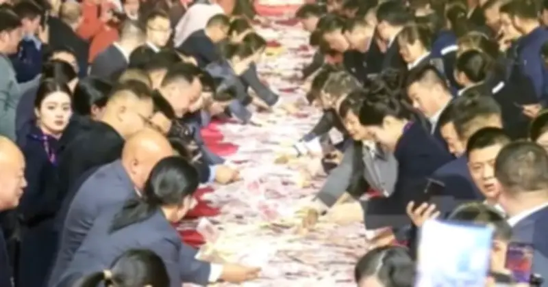 Doanh nghiệp Trung Quốc chi 180 triệu NDT thưởng Tết, tương đương 70% lợi nhuận