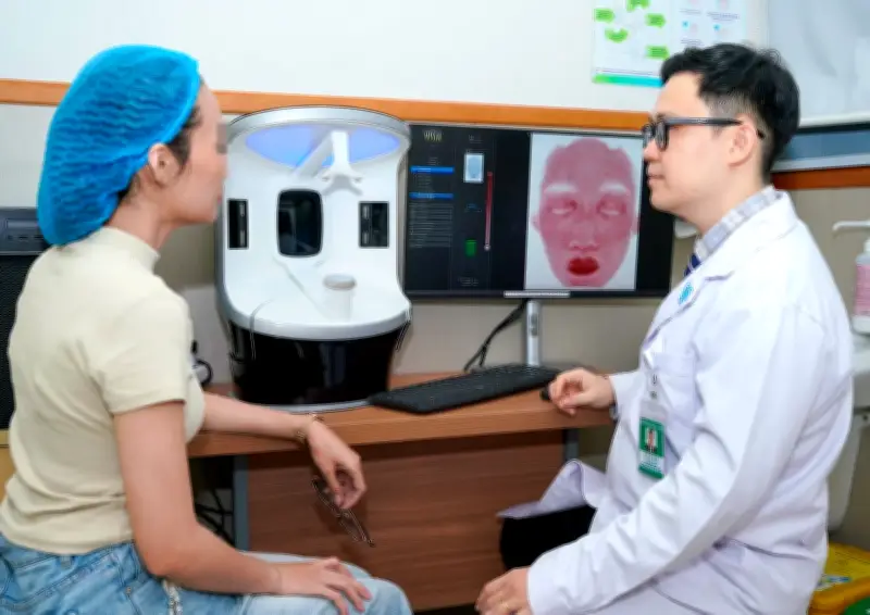 Bác sĩ cảnh báo: Làn sóng tai biến da liễu do tự lột trắng tại nhà trước Tết