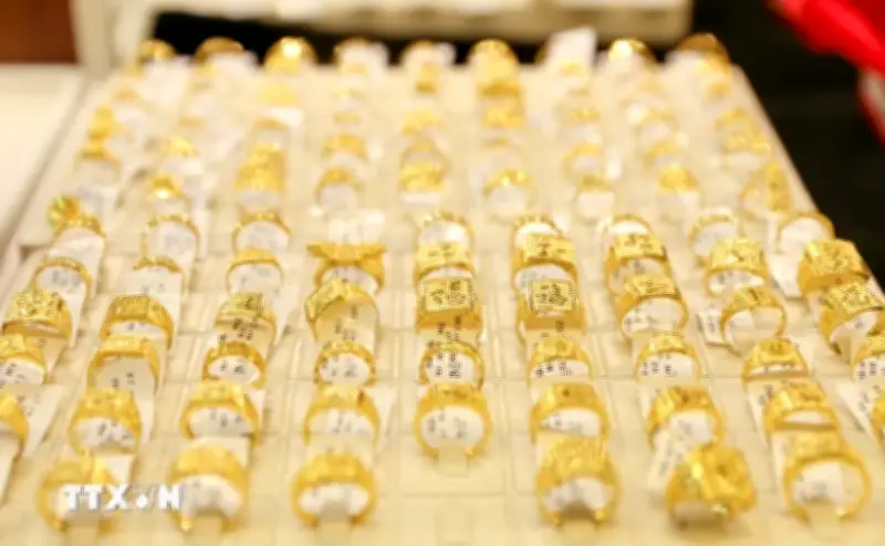Giá vàng trong nước đi ngang, tỷ giá trung tâm giảm thêm 5 đồng