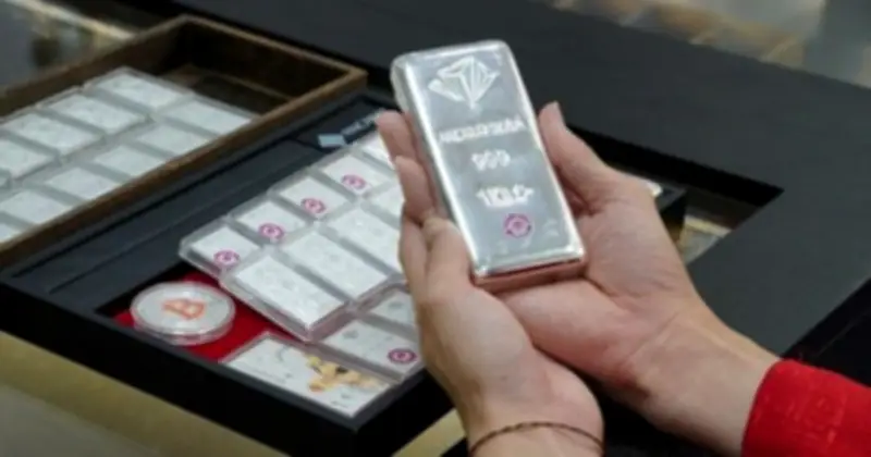 Giá bạc trong nước tăng nhẹ, thế giới giảm 2% trong bối cảnh biến động