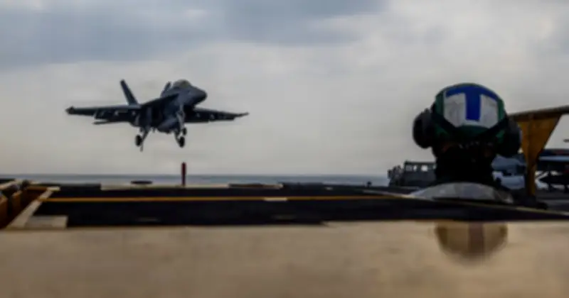 Ông Donald Trump cân nhắc triển khai nhóm tàu sân bay thứ hai đến Iran, leo thang áp lực quân sự