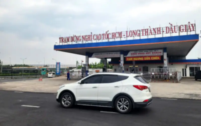 Đồng Nai đề nghị TP.HCM và Lâm Đồng hỗ trợ cung ứng xăng dầu trên cao tốc