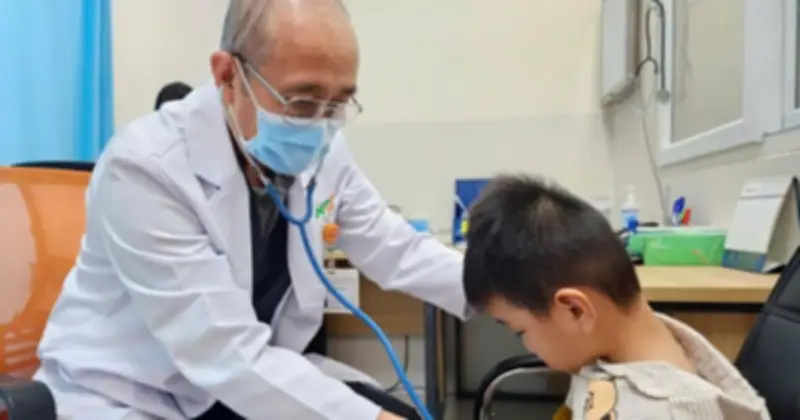 PGS-TS-BS Bùi Quốc Thắng: 'Thuyền trưởng' già cứu sống trẻ em nguy kịch tại Long An