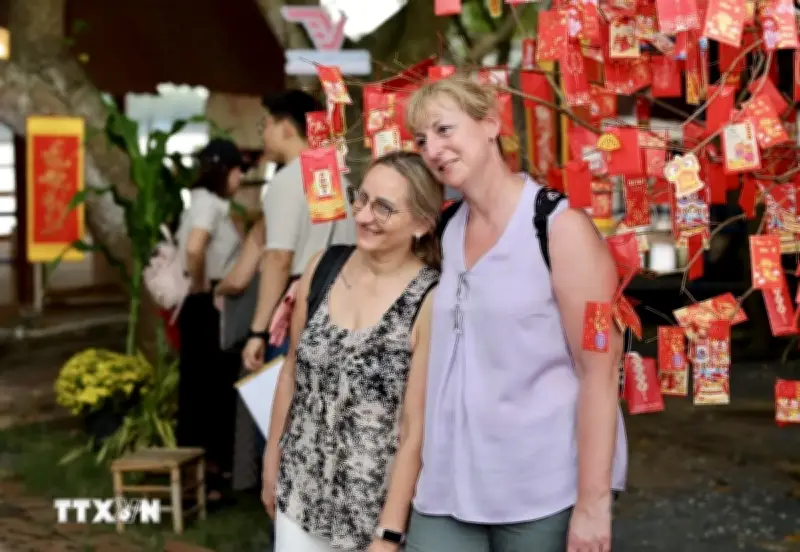 Du lịch TP.HCM khởi sắc đầu xuân, đón lượng khách tăng mạnh