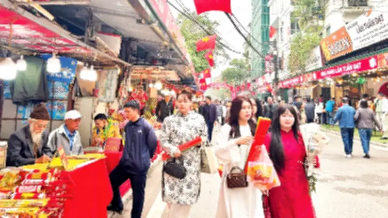 Du Xuân Rộn Ràng: Hà Nội Và Các Điểm Đến Hút Khách Dịp Tết Bính Ngọ 2026