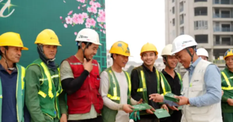 Ecoba Tri Ân Công Nhân Dịp Tết Với Gần 2.000 Phần Quà Tại Các Công Trường