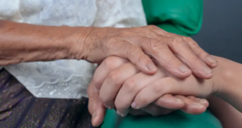 Em út gửi 30 triệu mừng thọ mẹ, về nhà phát hiện sự thật ngỡ ngàng