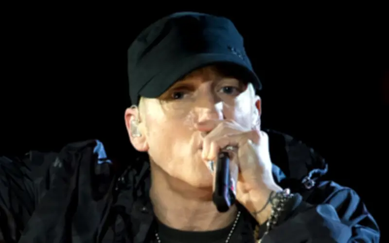 Eminem Lập Kỷ Lục Guinness Với Tốc Độ Rap 'Rap God' Khiến Thế Giới Kinh Ngạc