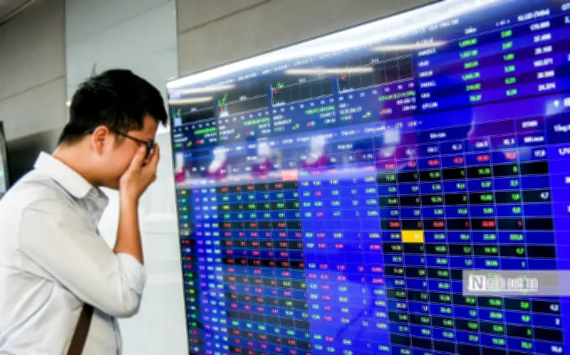 Chuyên gia cảnh báo rủi ro thị trường chứng khoán trước Tết Nguyên đán