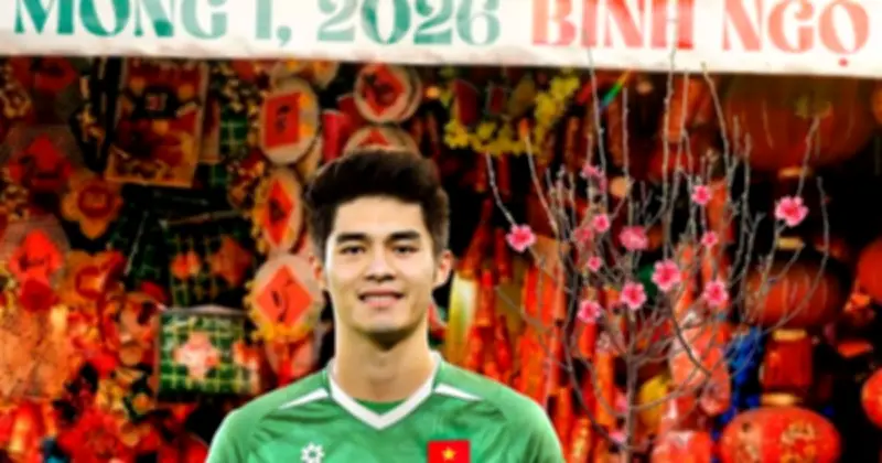 FIFA gây bão mạng với hình ảnh hài hước thủ môn Trung Kiên cầm cành đào chúc Tết