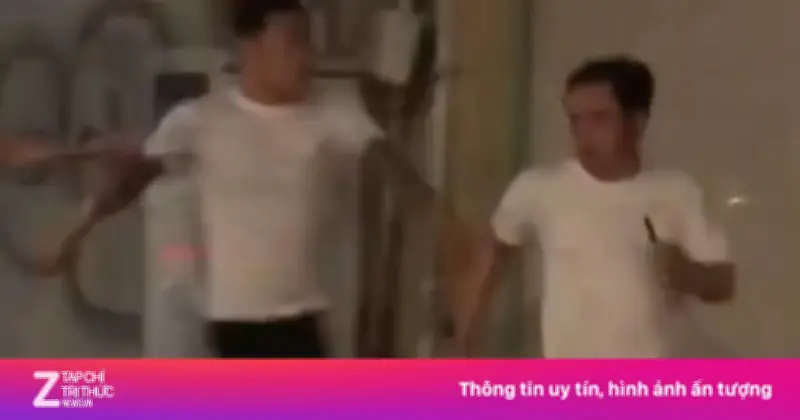 Xô xát giữa đường sau va chạm Bentley và ô tô 7 chỗ tại trung tâm TP.HCM