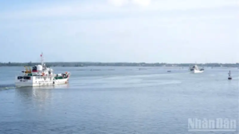 Tàu Kiểm Ngư Vươn Khơi Trực Tết, Quyết Tâm Bảo Vệ Chủ Quyền Biển Đảo