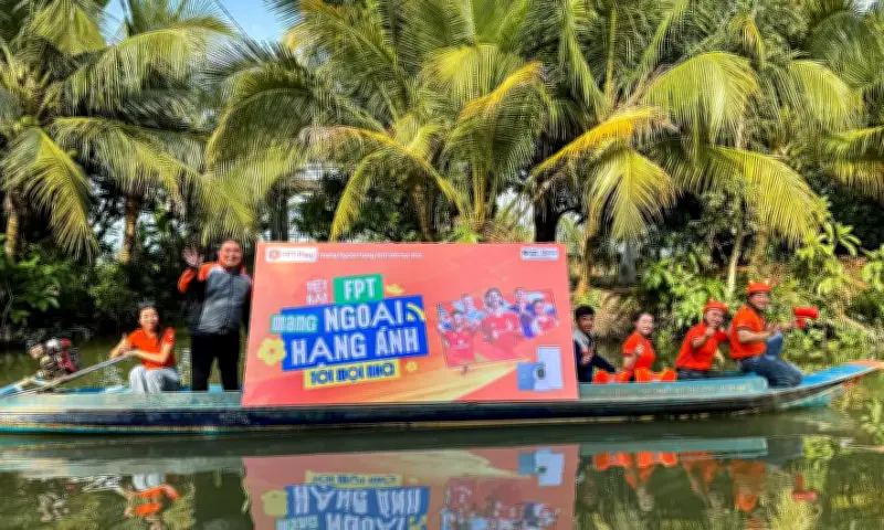 FPT Play Biến Ngoại Hạng Anh Thành Hoạt Động Gắn Kết Gia Đình Dịp Tết