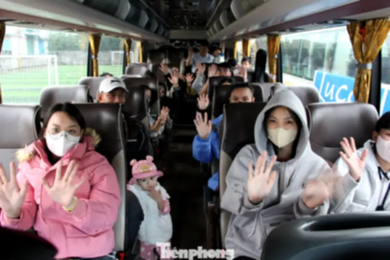 Chuyến xe Công đoàn miễn phí đưa công nhân Đà Nẵng về quê đón Tết sum vầy