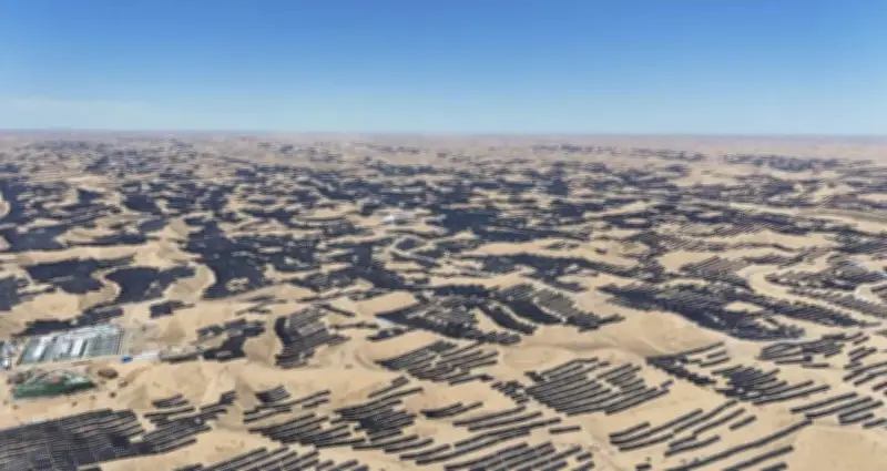 Từ Mái Nhà Đến Sa Mạc: Trung Quốc Khai Thác Tài Nguyên Vô Tận, Lập Nhiều Kỷ Lục