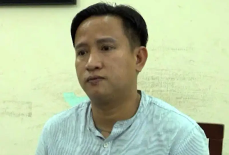 Gã giang hồ bị lừa 300 triệu đồng khi muốn 'tẩy trắng' hồ sơ tại TP HCM