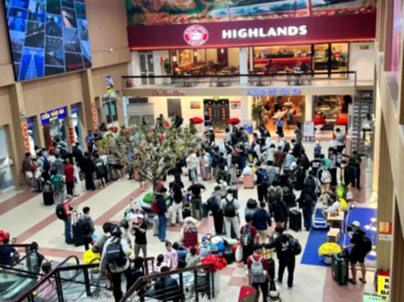 Ga Sài Gòn rộn ràng đón Tết: Hỗ trợ vé tàu, nâng cao dịch vụ cho hành khách