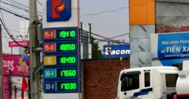 Giá xăng dầu tăng trở lại do căng thẳng địa chính trị tại eo biển Hormuz