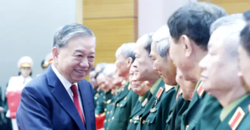 Tổng Bí thư gặp mặt đại biểu tượng linh quân đội nghỉ hưu, nhấn mạnh công tác chăm sóc