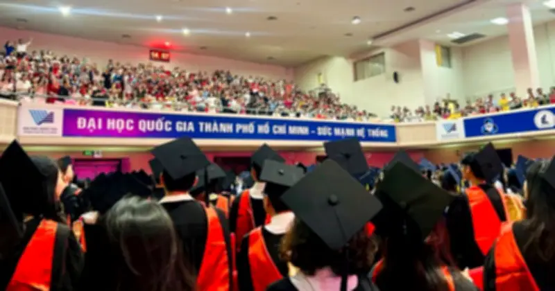 Thế hệ 2k4 sau tốt nghiệp: Mông lung, áp lực và hành trình tìm chỗ đứng