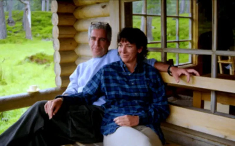 Ghislaine Maxwell Đòi Ân Xá, Nghị Sĩ Mỹ Phản Ứng Gay Gắt Trong Vụ Epstein