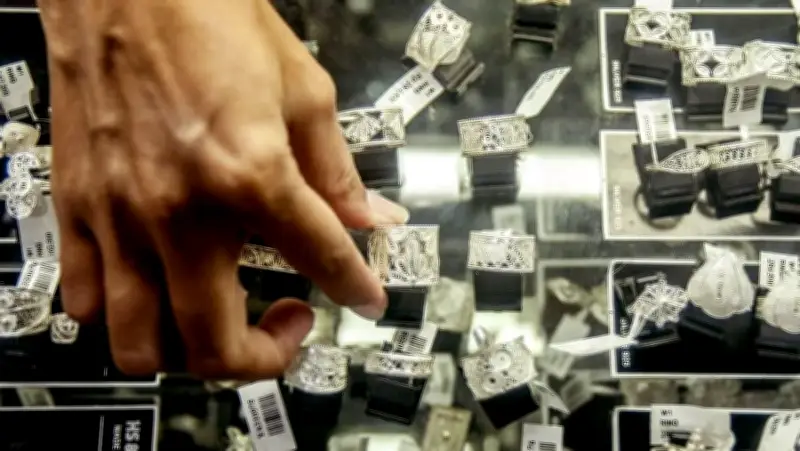 Giá Bạc Biến Động Nhẹ Ngày 27/2: Hà Nội Và TP.HCM Ghi Nhận Chênh Lệch Mua-Bán