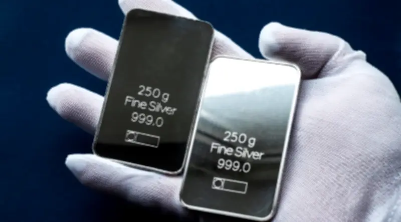 Giá Bạc Hôm Nay 25/2/2026: Nhà Đầu Tư Trung Quốc Đổ Bộ Sau Nghỉ Tết