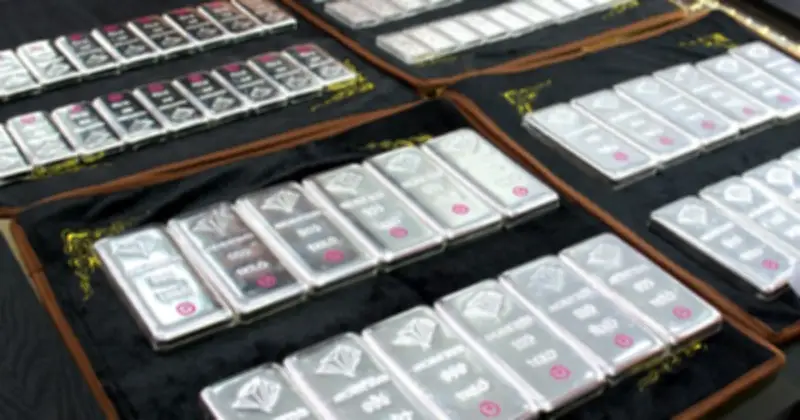 Giá bạc lao dốc mạnh, giảm tới 45 triệu đồng/kg sau Tết Nguyên đán