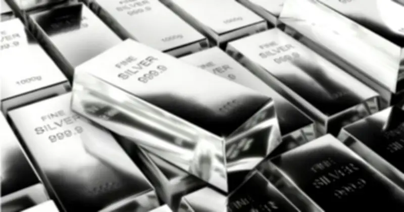 Giá Bạc Thượng Hải Tăng Vọt Trên 94,6 USD/oz, Vàng Phục Hồi Mạnh Sau Tết