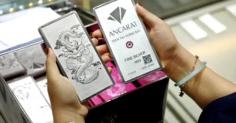 Giá bạc tăng mạnh gần 3 triệu đồng/kg, nhiều nhà đầu tư tranh thủ chốt lời