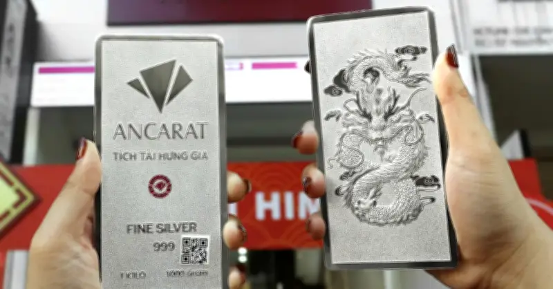 Giá bạc trong nước bật tăng mạnh ngày 27/2, thị trường biến động liên tục