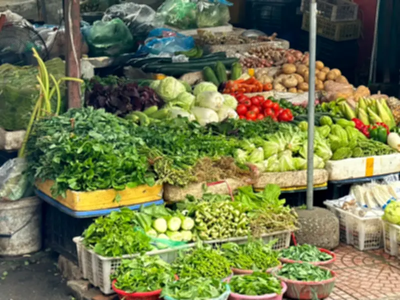 Giá cả sau Tết ổn định nhưng tiềm ẩn áp lực tăng cục bộ