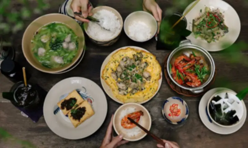 Gợi ý các quán ăn mở cửa xuyên Tết tại TP HCM từ buffet cao cấp đến món Việt truyền thống