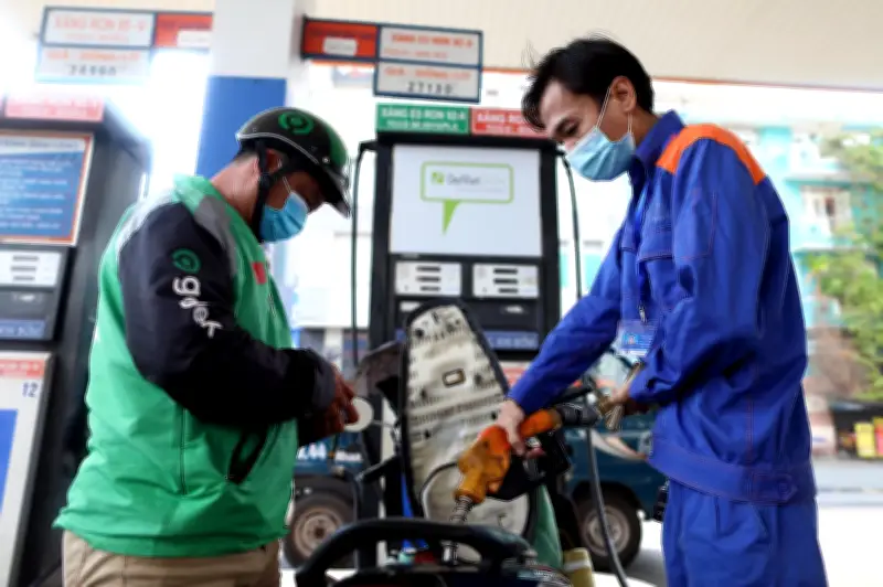 Giá Dầu Thế Giới Tăng Mạnh, Cục Quản lý Thị trường Yêu cầu Đảm bảo Nguồn Cung Xăng Dầu